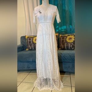 Elegant White Lace Maxi Dress